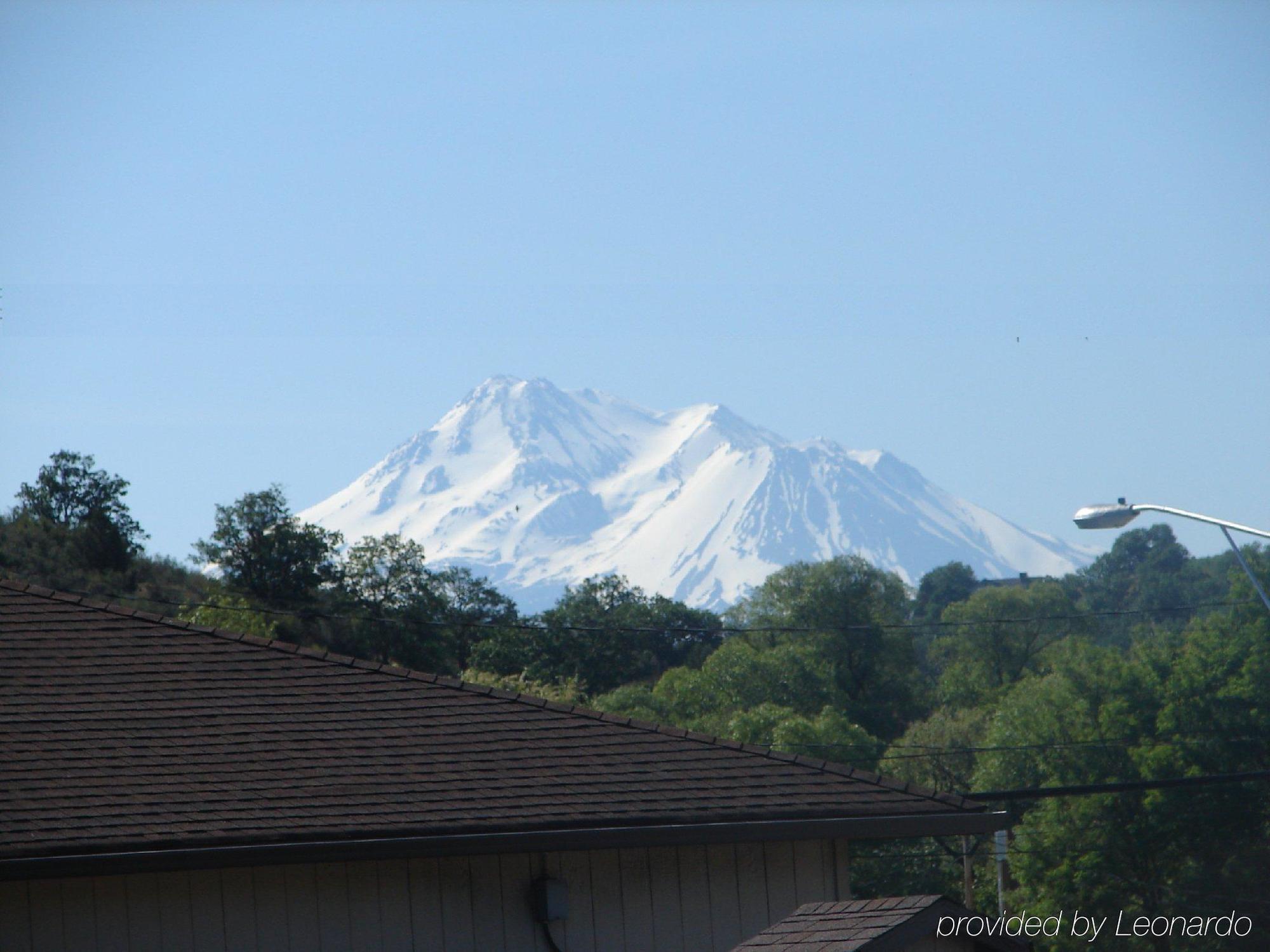 Klamath Motor Lodge เยอเรกา ภายนอก รูปภาพ