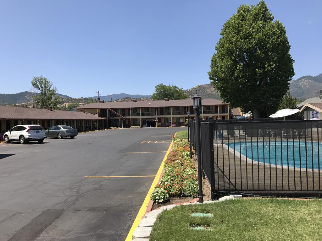 Klamath Motor Lodge เยอเรกา ภายนอก รูปภาพ
