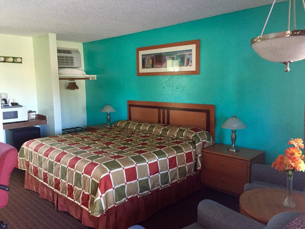 Klamath Motor Lodge เยอเรกา ภายนอก รูปภาพ