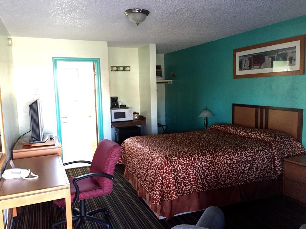Klamath Motor Lodge เยอเรกา ภายนอก รูปภาพ