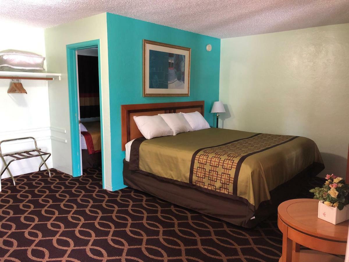 Klamath Motor Lodge เยอเรกา ภายนอก รูปภาพ