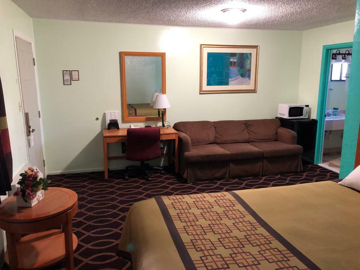 Klamath Motor Lodge เยอเรกา ภายนอก รูปภาพ