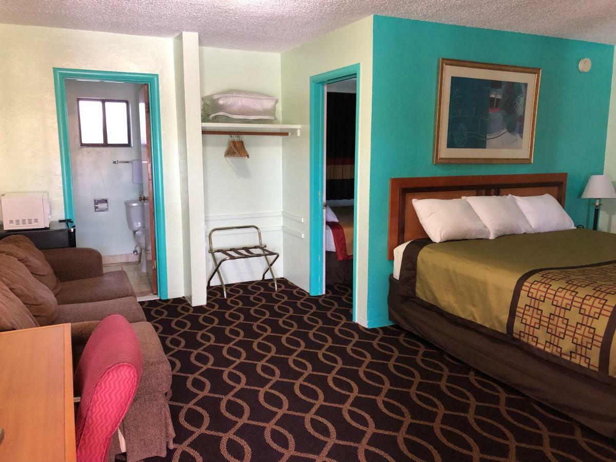 Klamath Motor Lodge เยอเรกา ภายนอก รูปภาพ